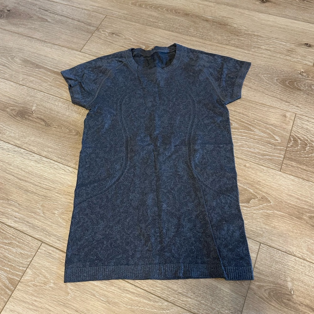 Grey Lululemon short sleeve swiftly tech